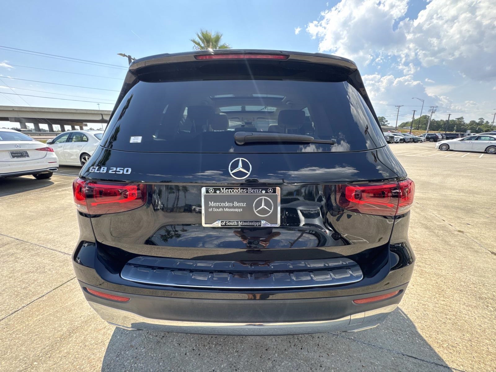 2020 Mercedes Benz GLB 250 photo 4