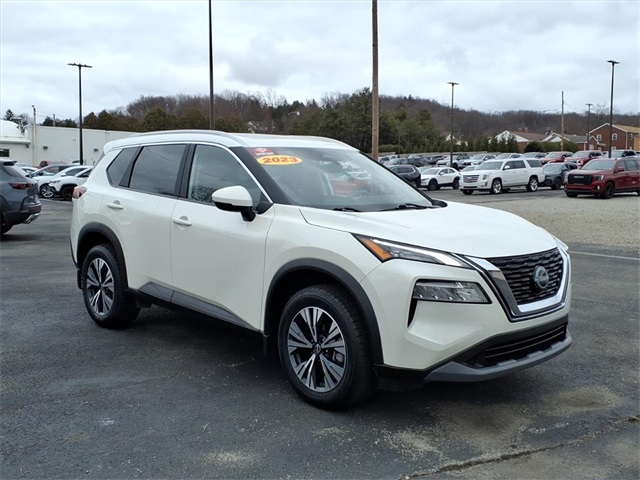 2023 Nissan Rogue SV's photo