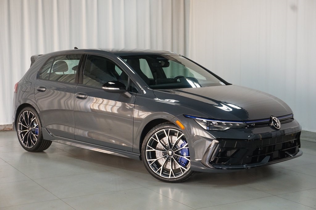 2026 Volkswagen Golf R 2.0 TSI photo 2