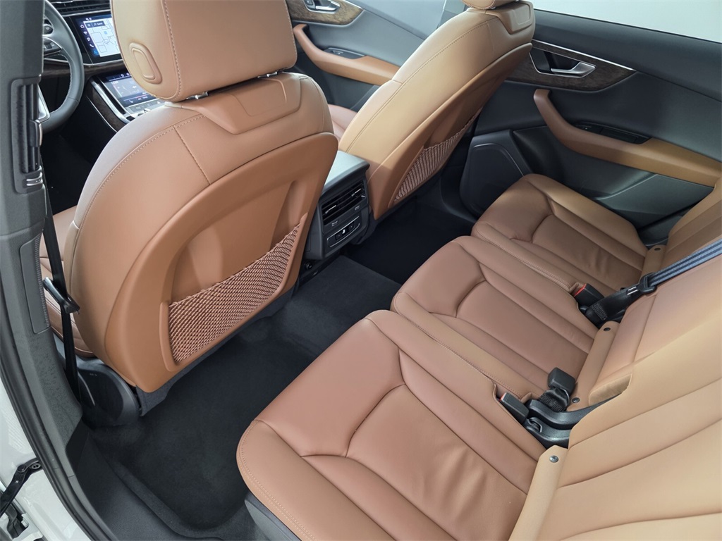2025 Audi Q7 55 Premium photo 13