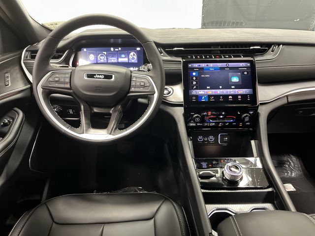 2025 Jeep Grand Cherokee Limited photo 4