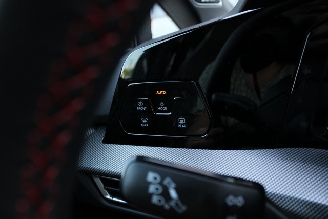2025 Volkswagen Golf GTI Autobahn photo 16