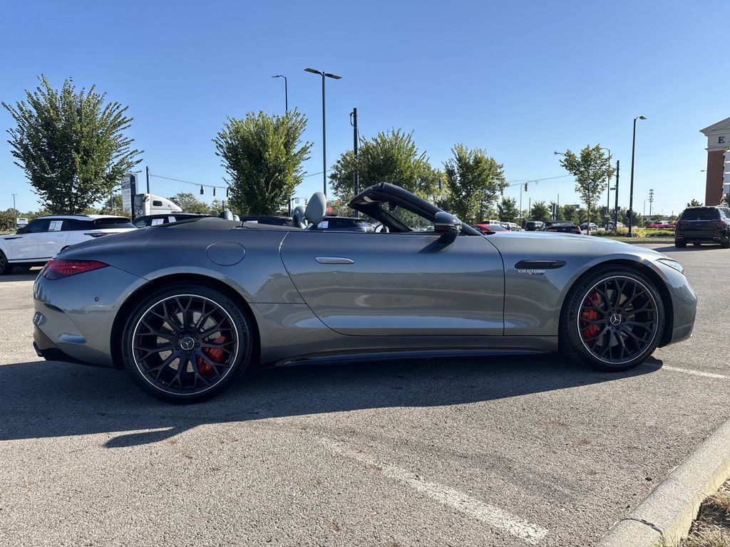 2022 Mercedes Benz SL 55 AMG photo 6