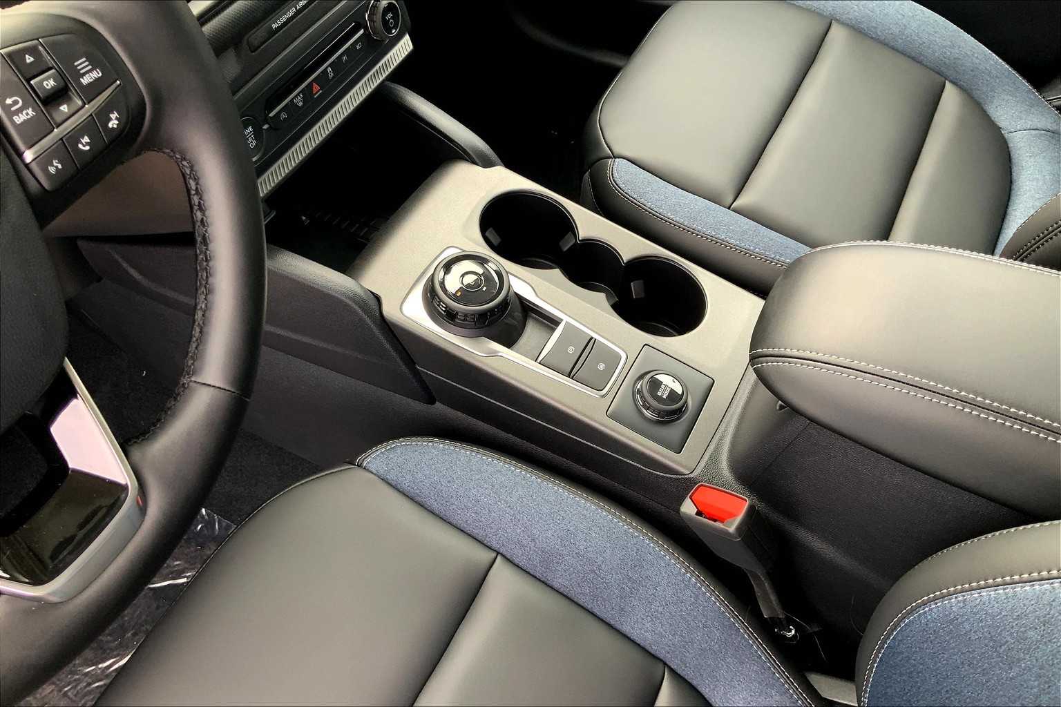 2025 Ford Bronco Sport Outer Banks photo 7