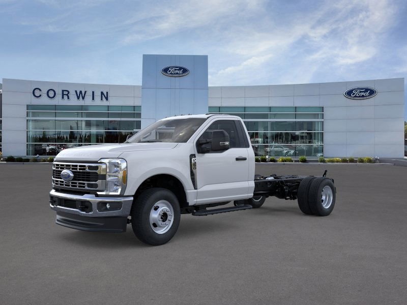 2025 Ford F-350 XL photo 2