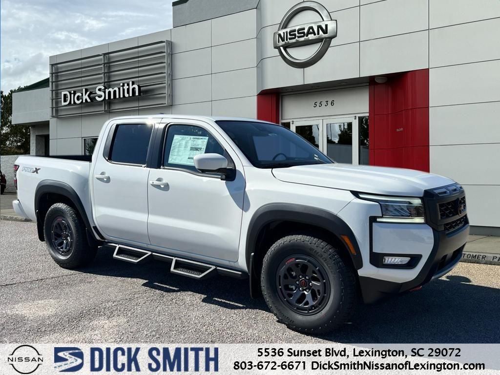 2025 Nissan Frontier PRO-X's photo