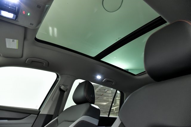 2025 Volkswagen Atlas Peak Edition SE photo 8