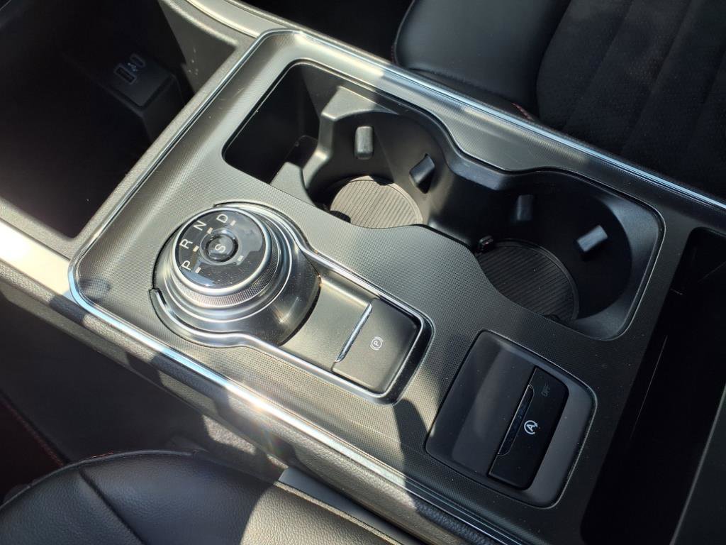 2024 Ford Edge ST-Line photo 9