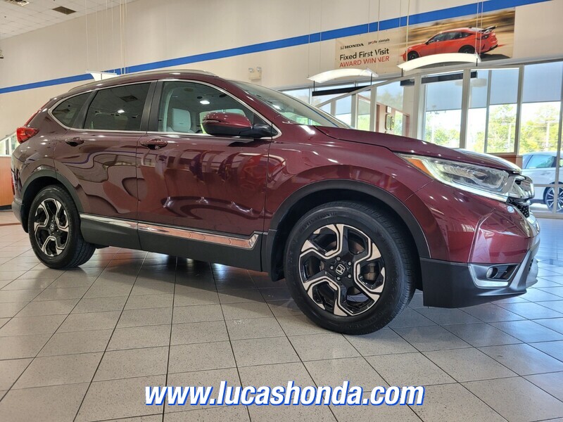 2017 Honda CR-V Touring photo 3