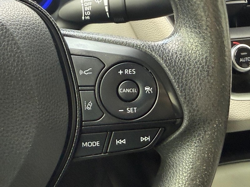 2021 Toyota Corolla Hybrid LE photo 19