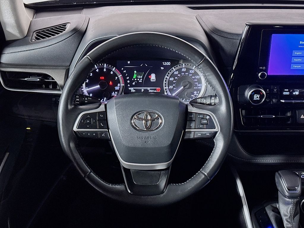 2024 Toyota Highlander LE photo 12