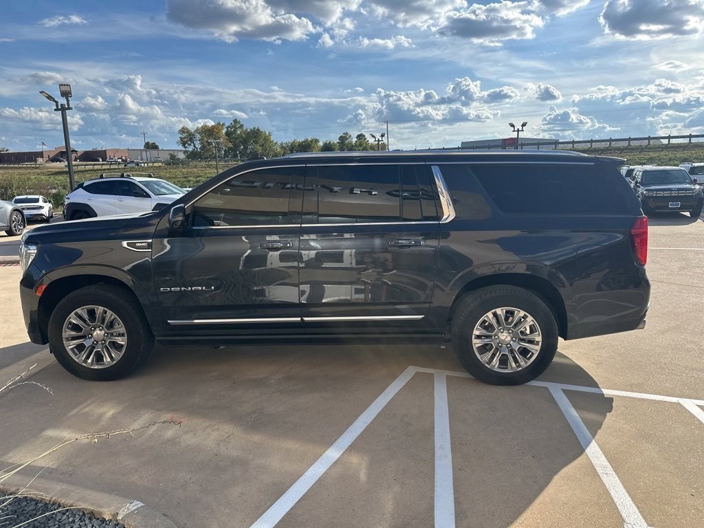 2024 Gmc Yukon XL Denali photo 2
