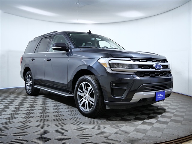 2022 Ford Expedition XLT's photo