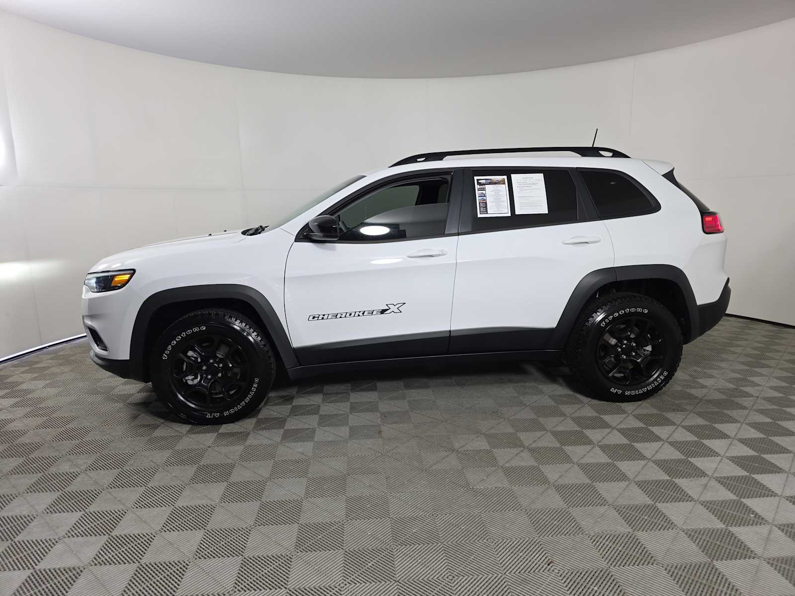 2022 Jeep Cherokee X photo 4