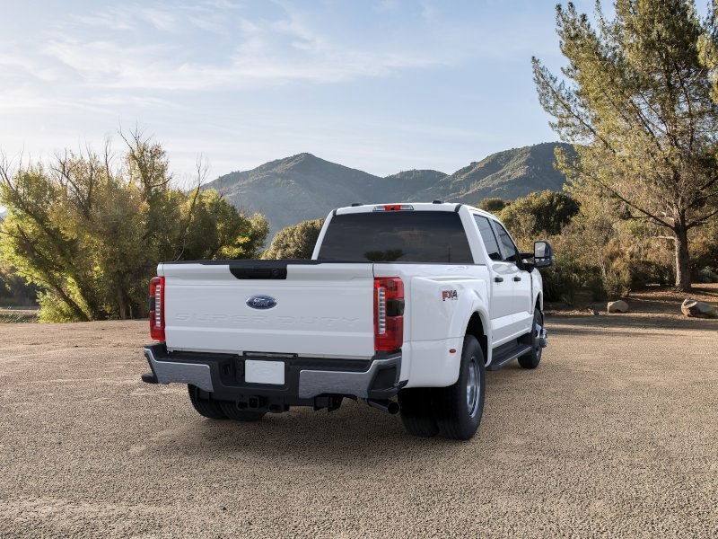 2024 Ford F-350 XLT photo 8