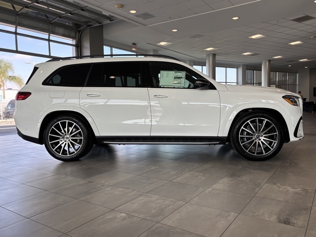2026 Mercedes Benz GLS 580 4MATIC photo 2