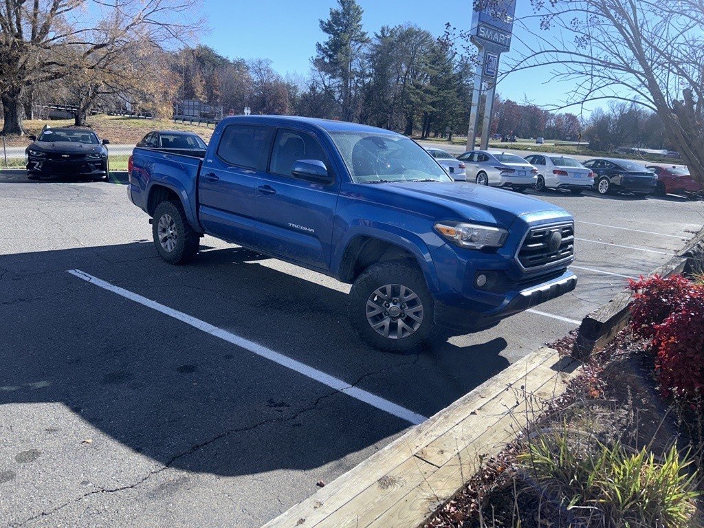 2018 Toyota Tacoma SR5 photo 2