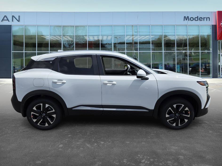 2025 Nissan Kicks SV photo 4