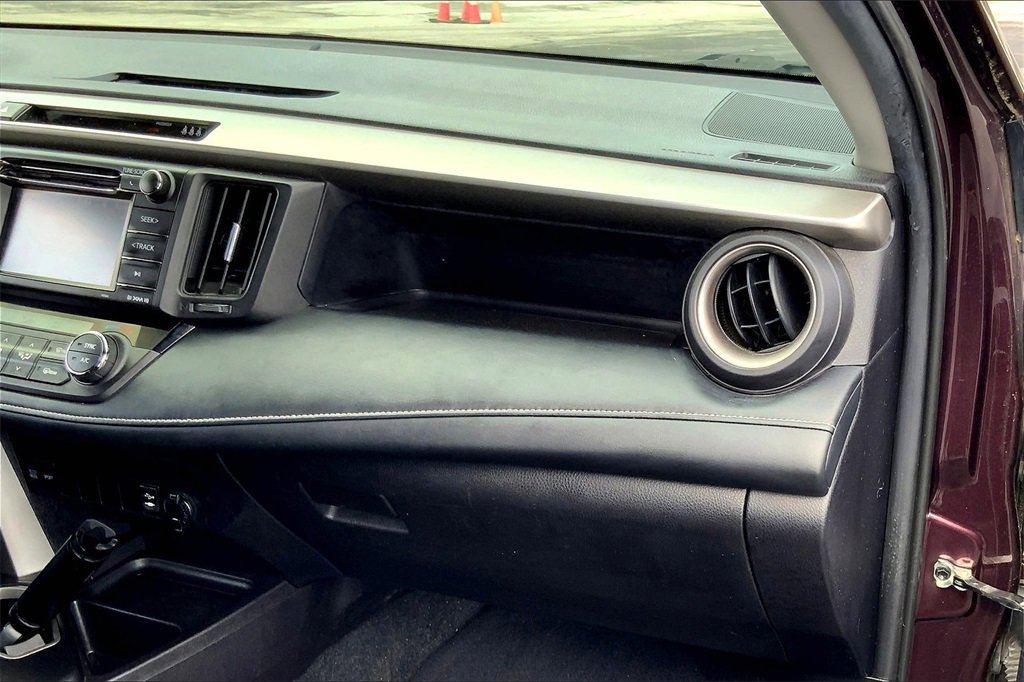 2018 Toyota RAV4 XLE photo 15