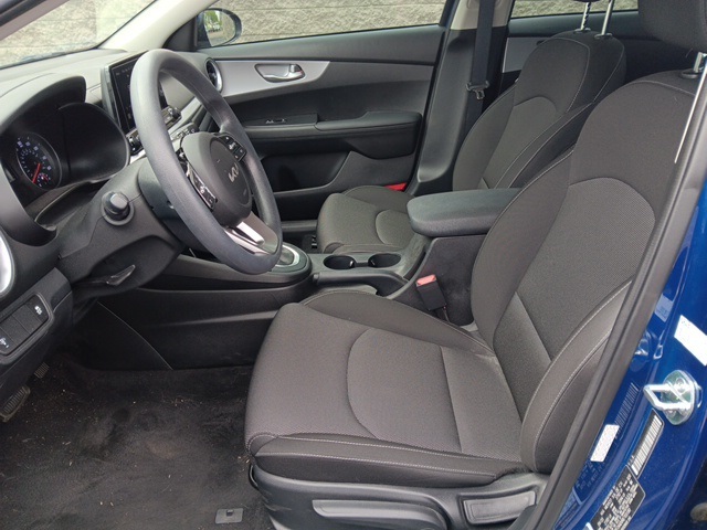 2024 Kia Forte LXS photo 13