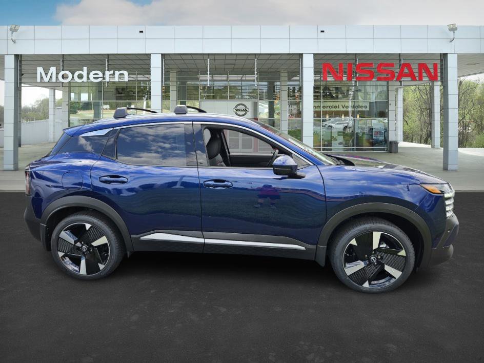 2025 Nissan Kicks SR photo 3