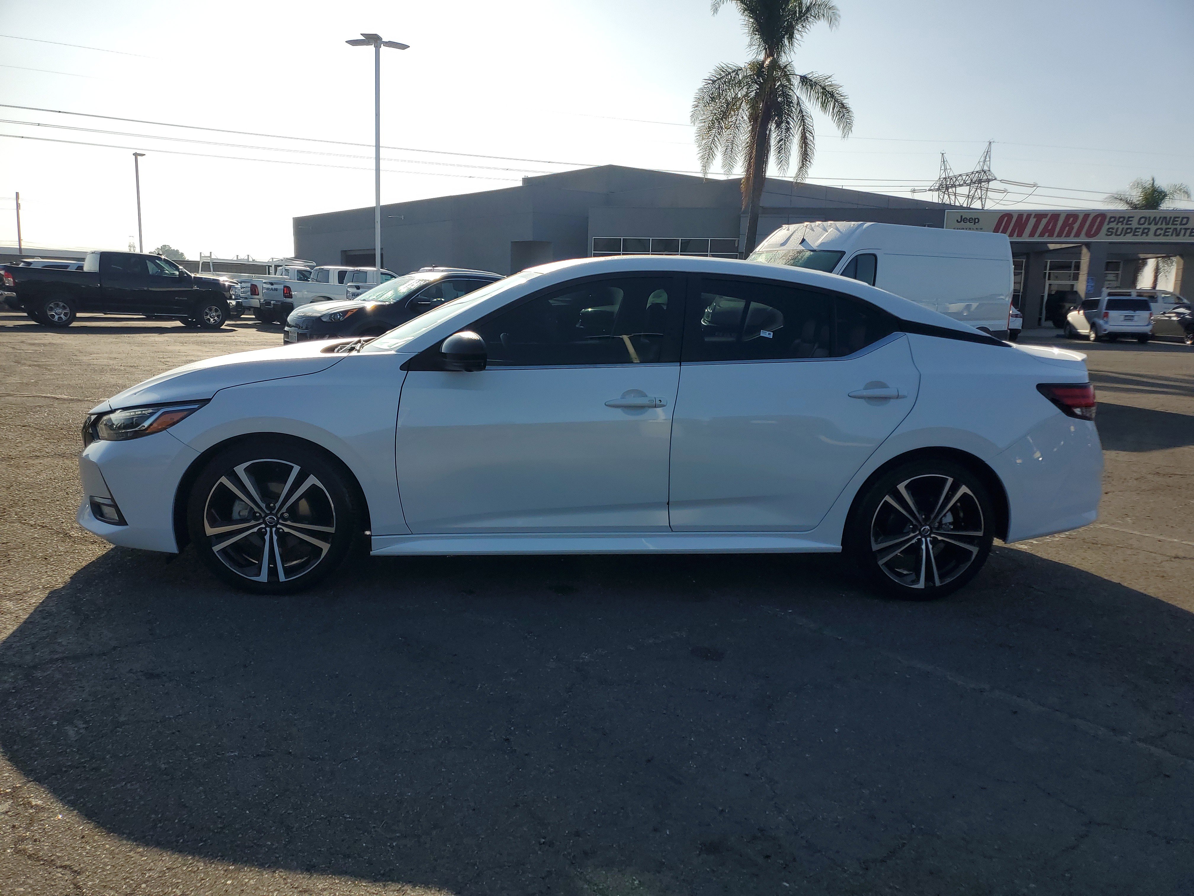 Used 2022 Nissan Sentra SR with VIN 3N1AB8DV6NY219936 for sale in Fontana, CA