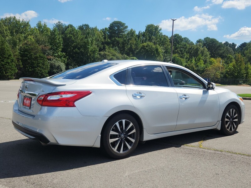 2016 Nissan Altima 2.5 SL photo 2