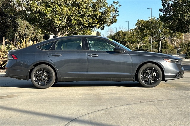 2025 Honda Accord SE photo 3