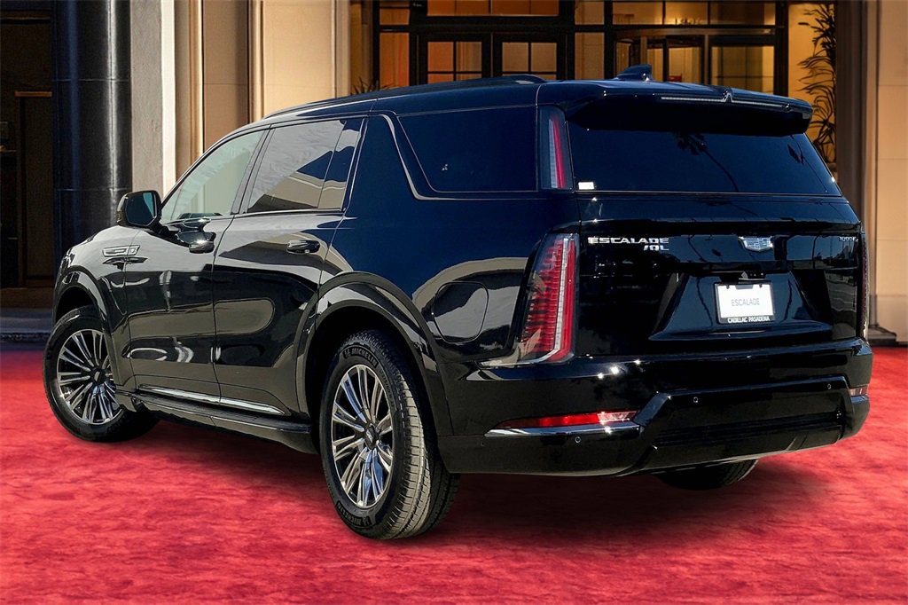 2026 Cadillac Escalade Sport photo 4