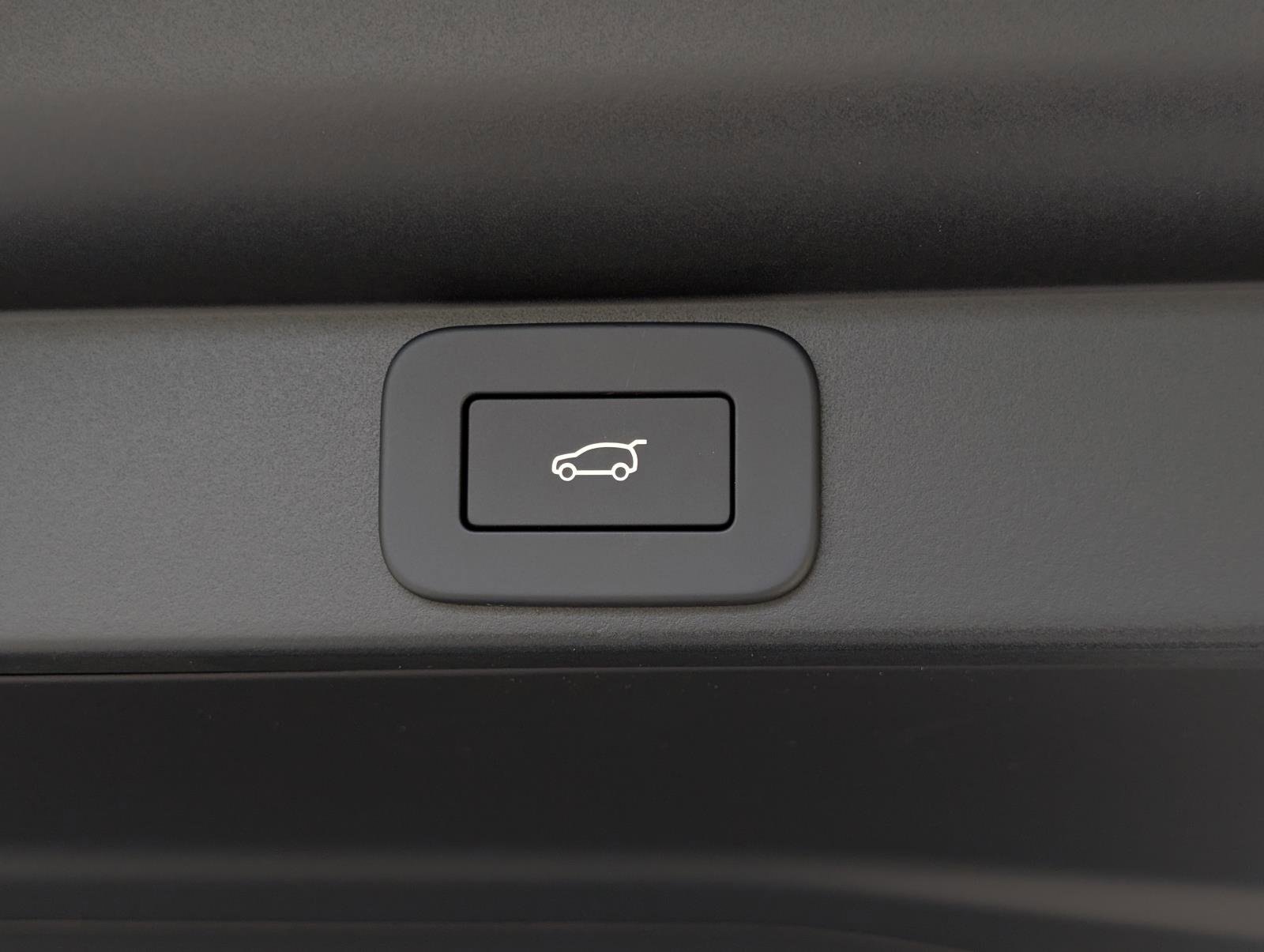 2025 Land Rover Range Rover SE photo 7