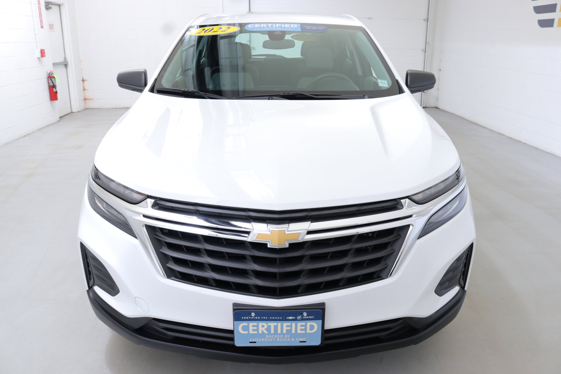 2022 Chevrolet Equinox LS photo 2