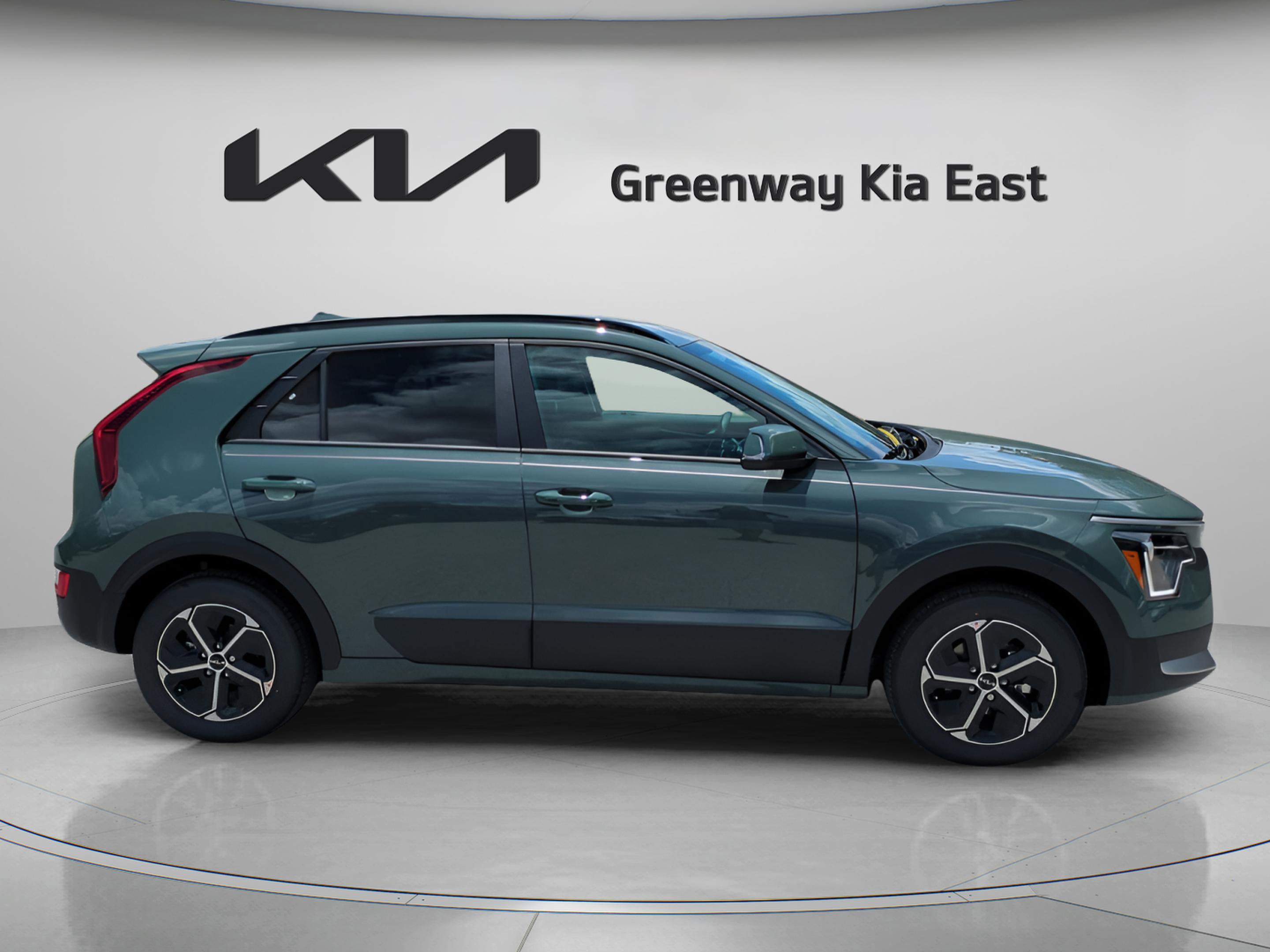 2025 Kia Niro EX photo 8