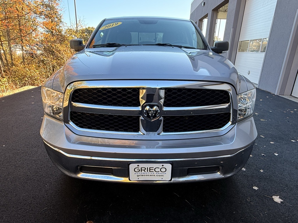 2019 Ram 1500 Classic SLT photo 4