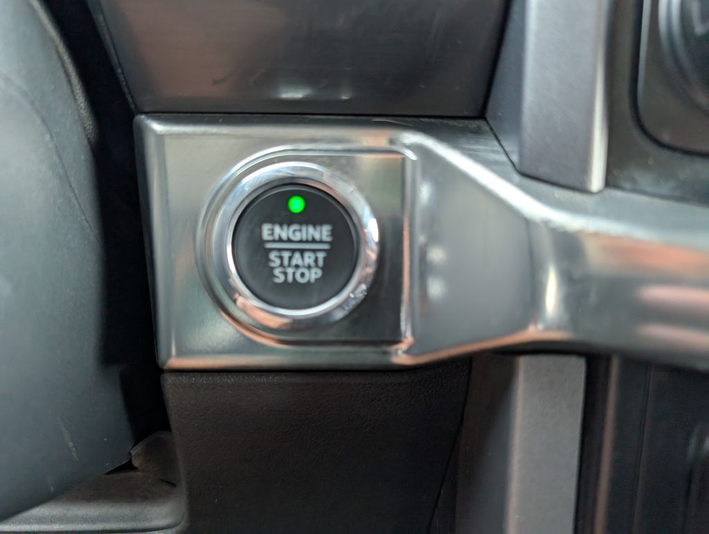 2023 Ford F-150 Lariat photo 14