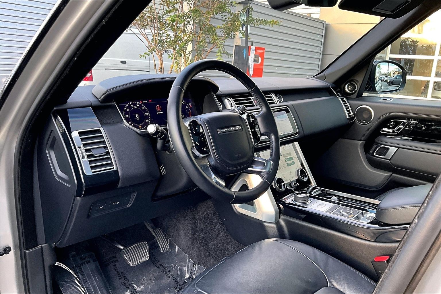 2021 Land Rover Range Rover Base photo 2