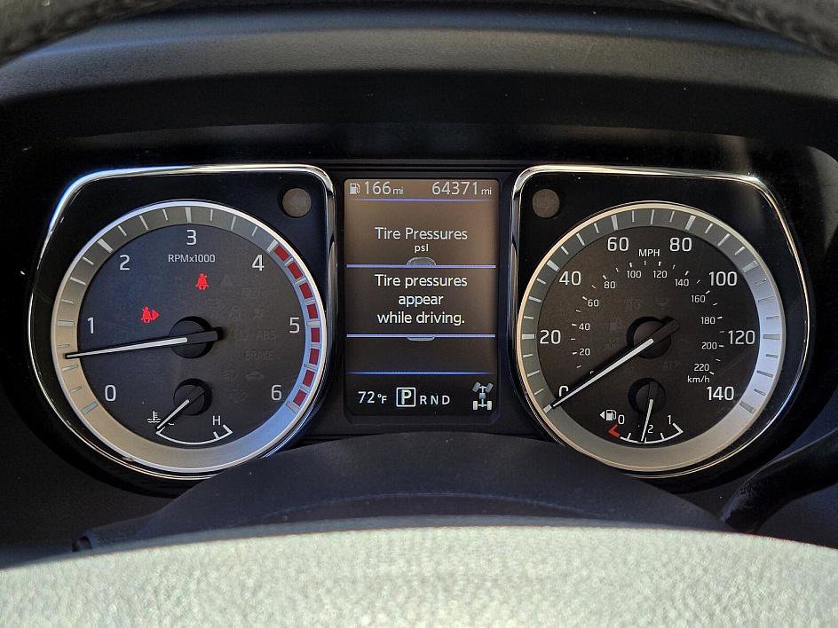 2019 Nissan Titan SV photo 16