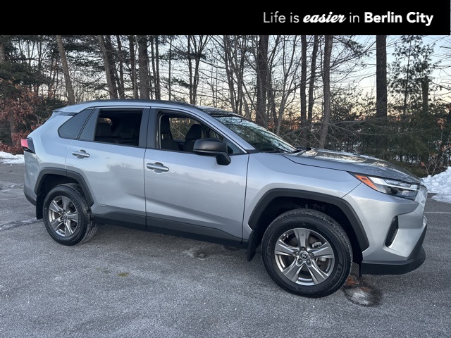 2024 Toyota RAV4 LE's photo