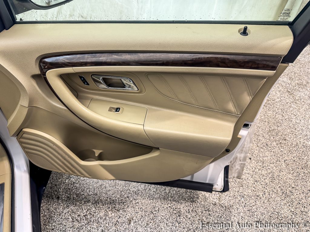 2017 FORD TAURUS - Image 27