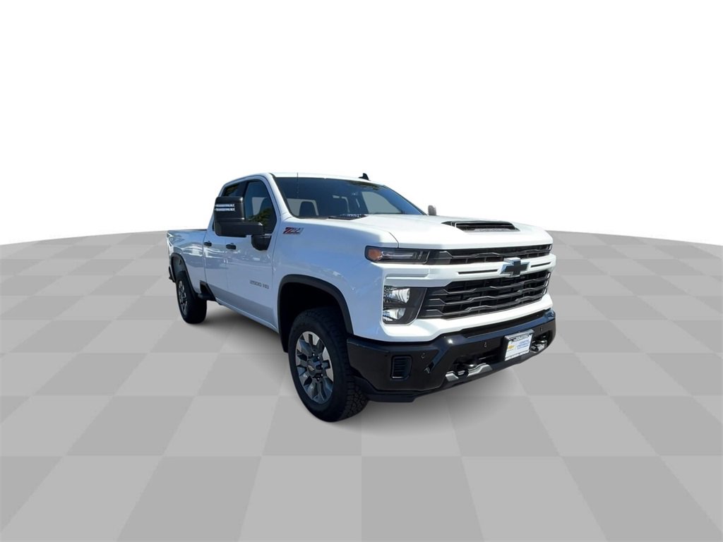 2025 Chevrolet Silverado 2500HD Custom photo 2