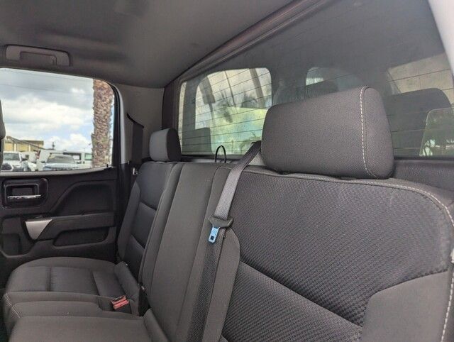 2018 Chevrolet Silverado LT photo 14