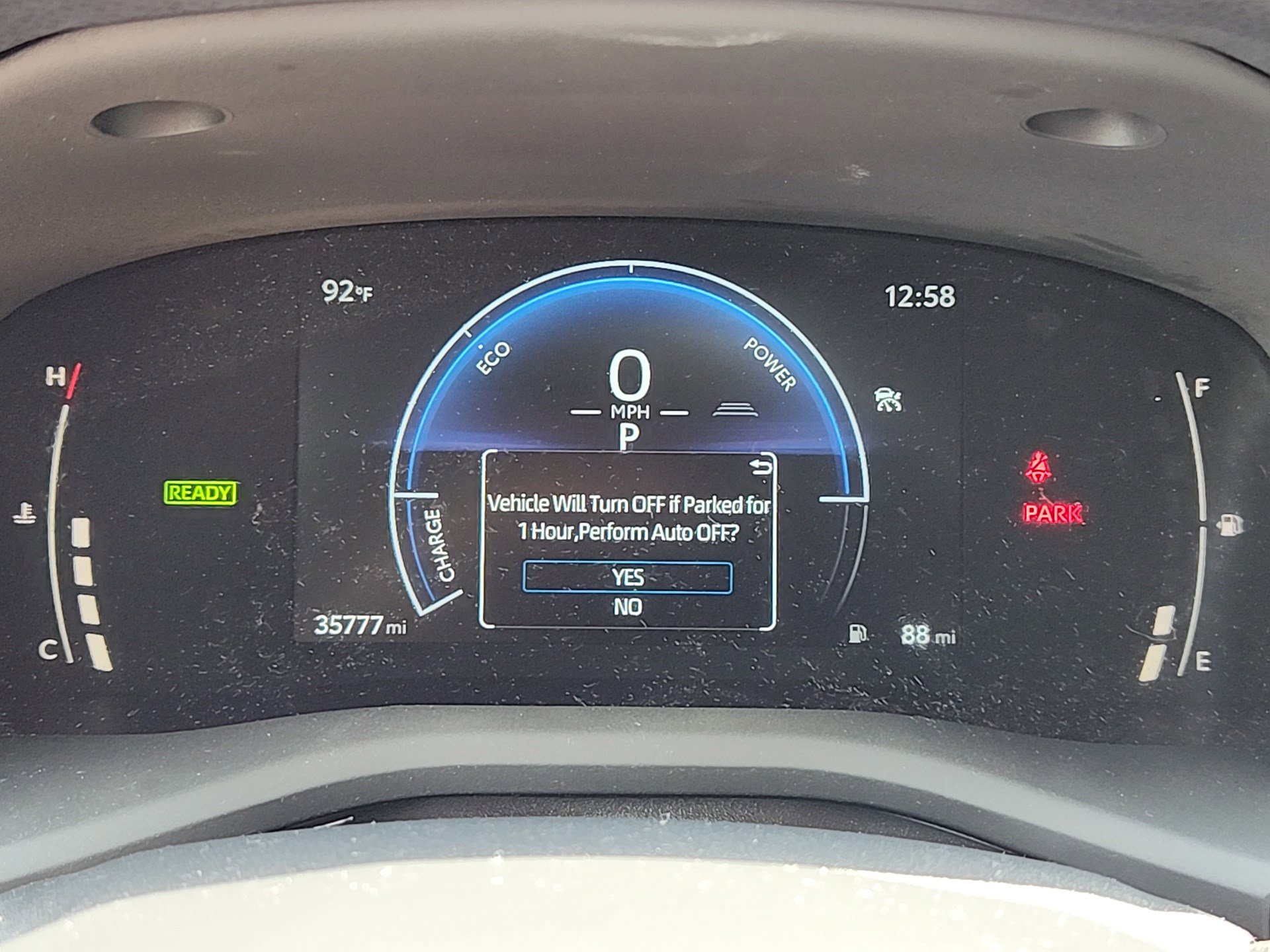 2025 Toyota Camry SE photo 13