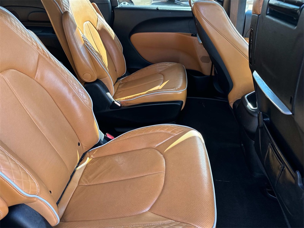 2021 Chrysler Pacifica Hybrid Pinnacle photo 15