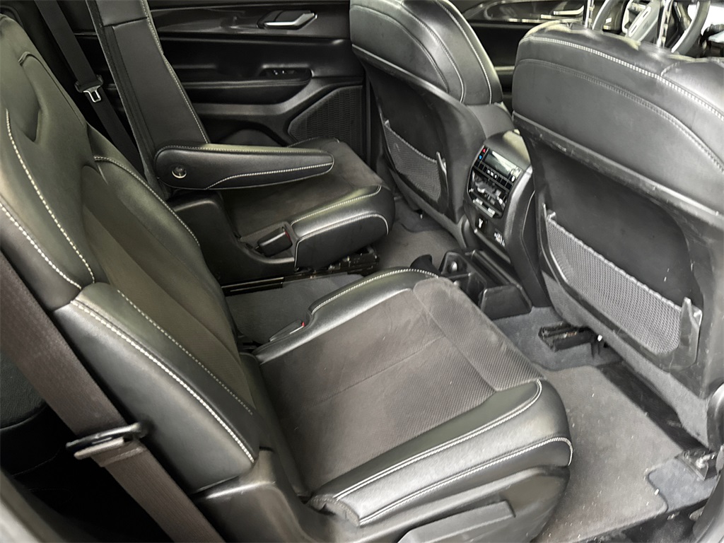 2023 Jeep Grand Cherokee Altitude photo 4