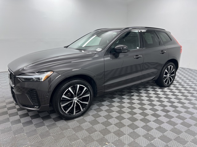2023 Volvo XC60 B5 Plus photo 3