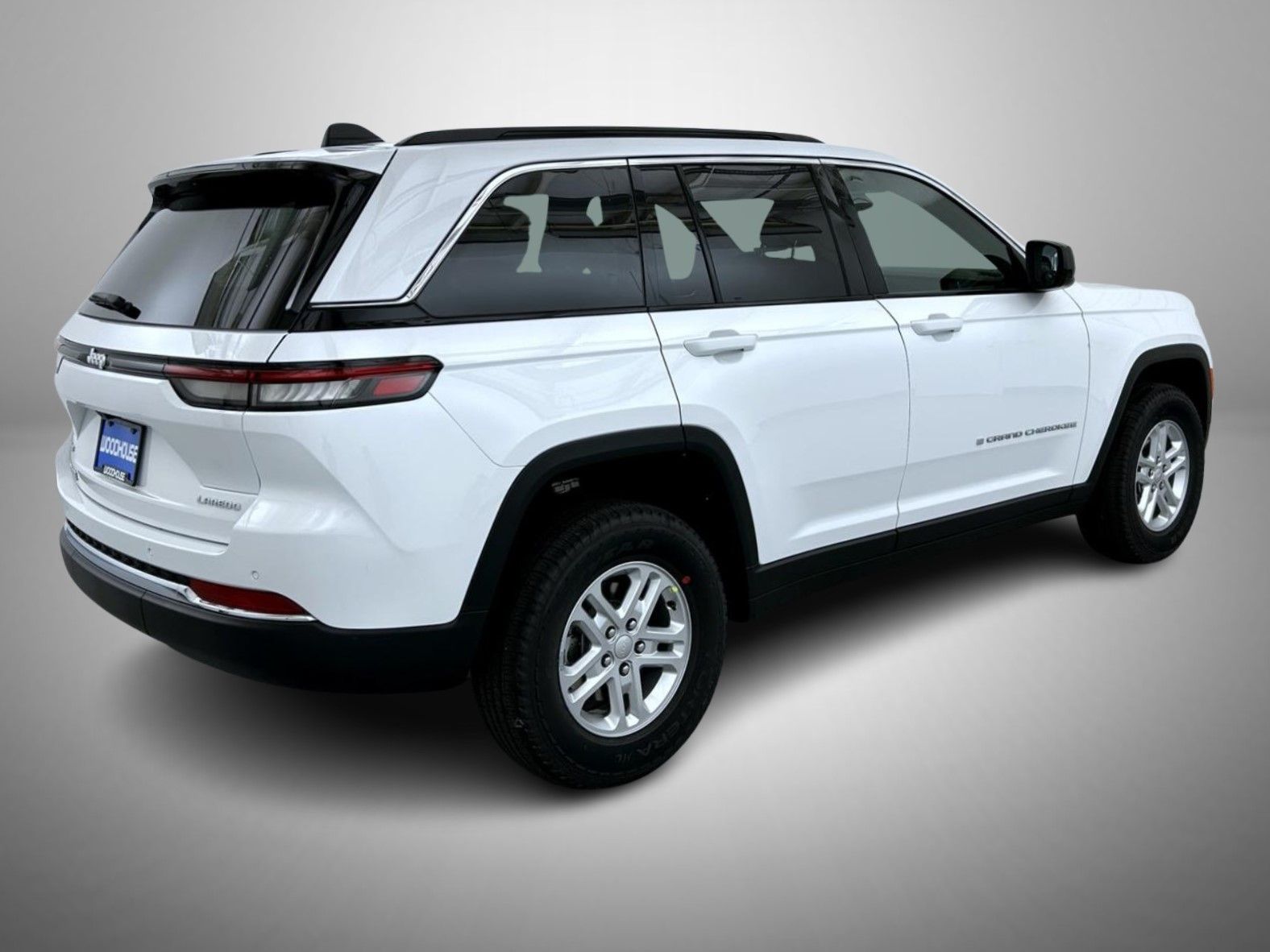 2025 Jeep Grand Cherokee Laredo photo 5