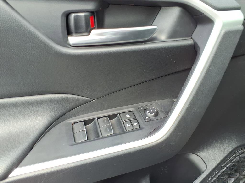 2024 Toyota RAV4 XLE photo 16