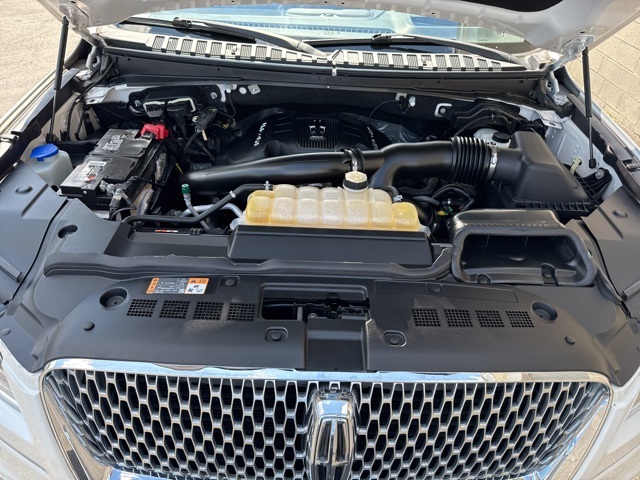 2018 Lincoln Navigator Black Label photo 36