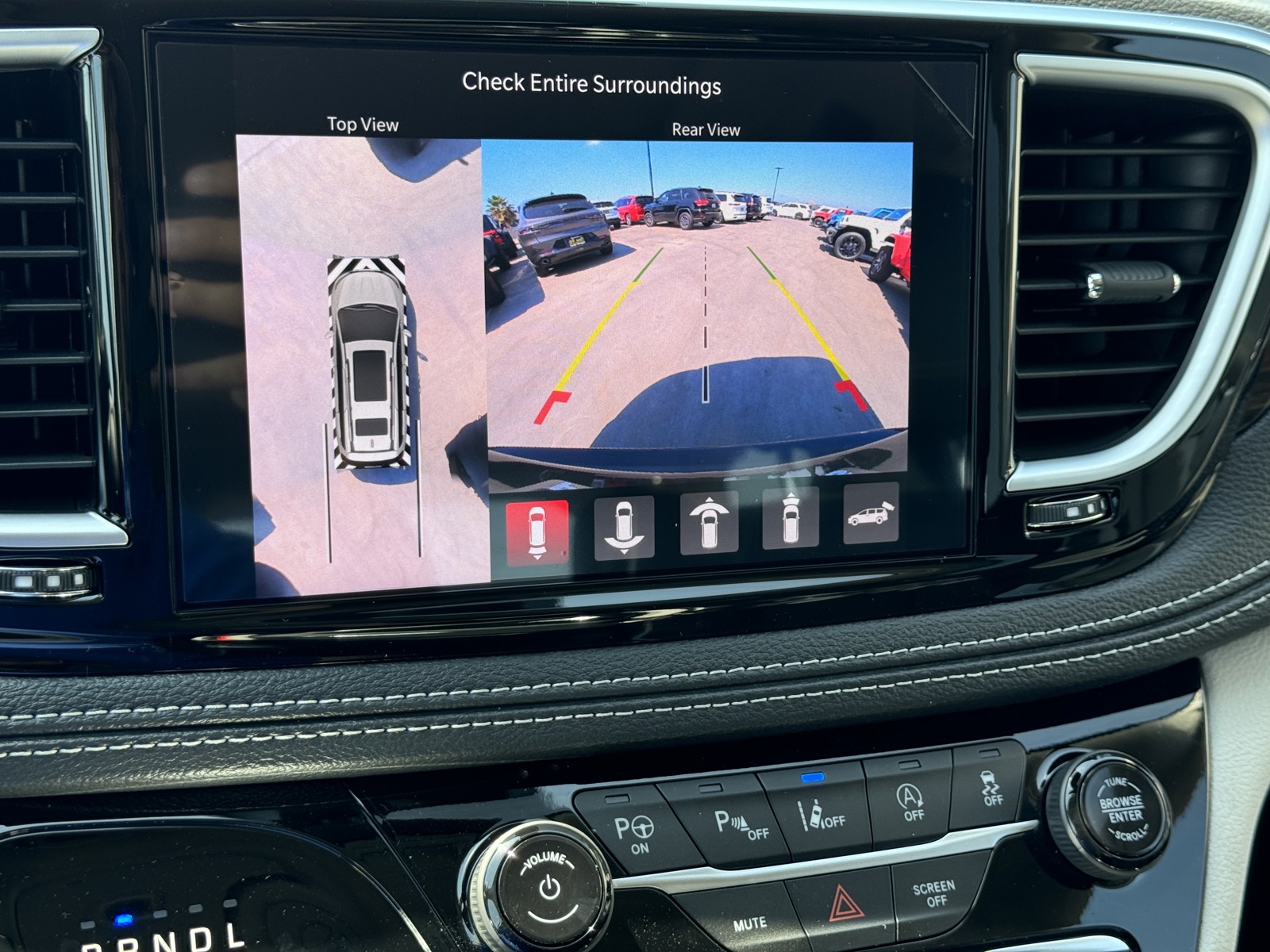 2024 Chrysler Pacifica Limited photo 16