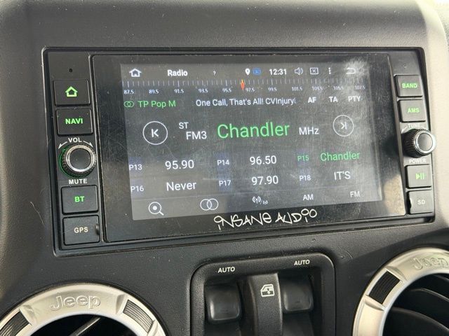 2011 Jeep Wrangler Sahara photo 16