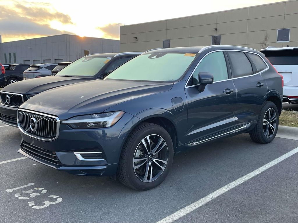 2021 Volvo XC60 T8 Inscription Expression photo 2